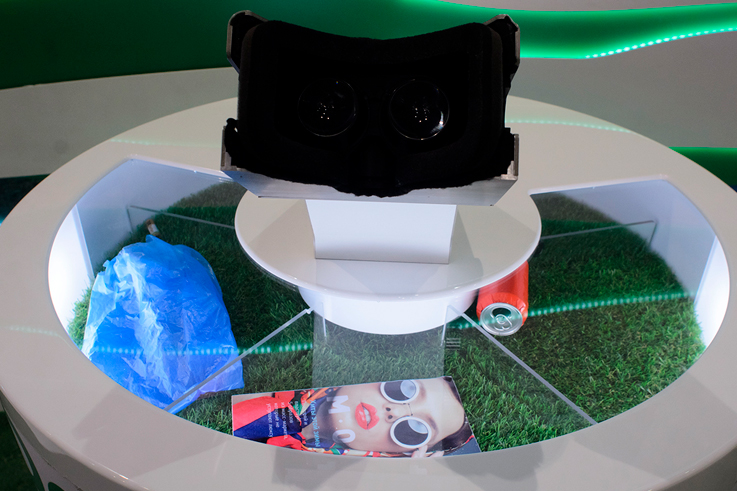 Инсталляция виртуальной реальности "Микроскоп времени"